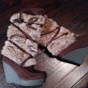 Size knee high 5 1/2 fur boots